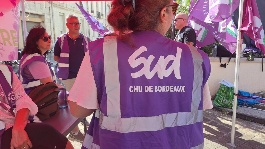 CHU de Bordeaux : « On en est à installer des couvertures de survie sur les vitres pour lutter contre la chaleur », dénonce le syndicat Sud