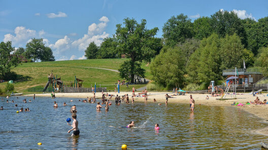 Lacs et plans d'eau : la nouvelle tendance des sorties estivales en Gironde. Mais pourquoi ?