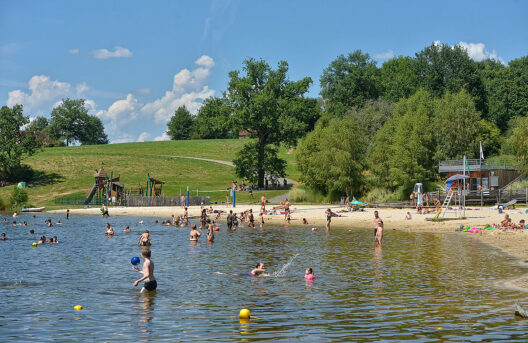 Lacs et plans d'eau : la nouvelle tendance des sorties estivales en Gironde. Mais pourquoi ?