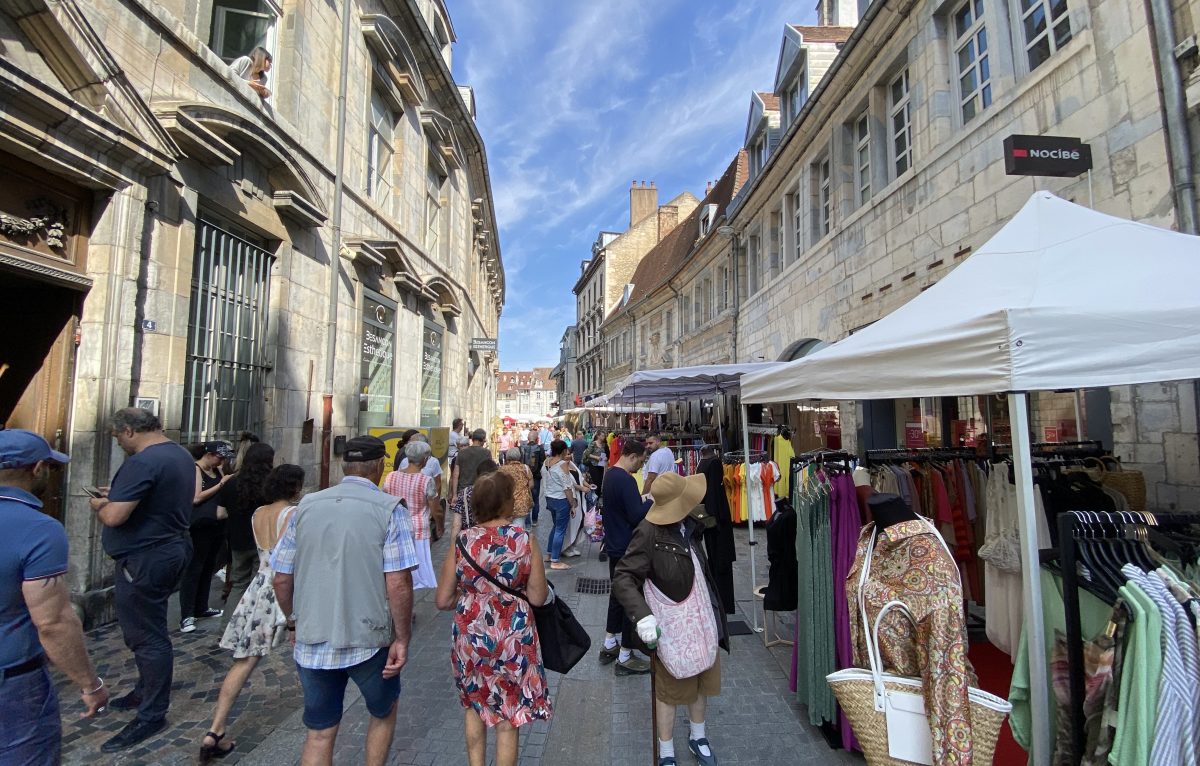 Grande Braderie d'été les petits prix sont de retour à Bordeaux