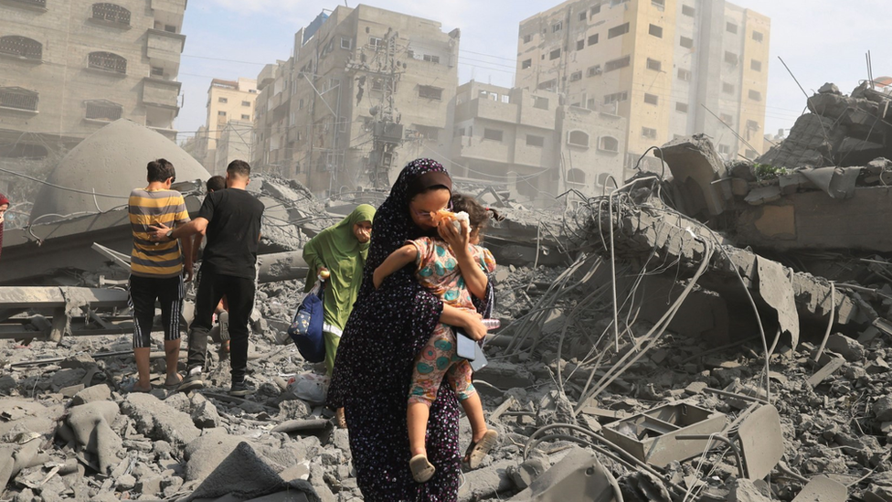 Donald Trump plan de paix Déplacement des Palestiniens Trêve Israël Hamas Cessez-le-feu à Gaza Otages israéliens libérés Prisonniers palestiniens échangés Crise humanitaire Gaza Plan Trump Moyen-Orient Proposition de paix Trump