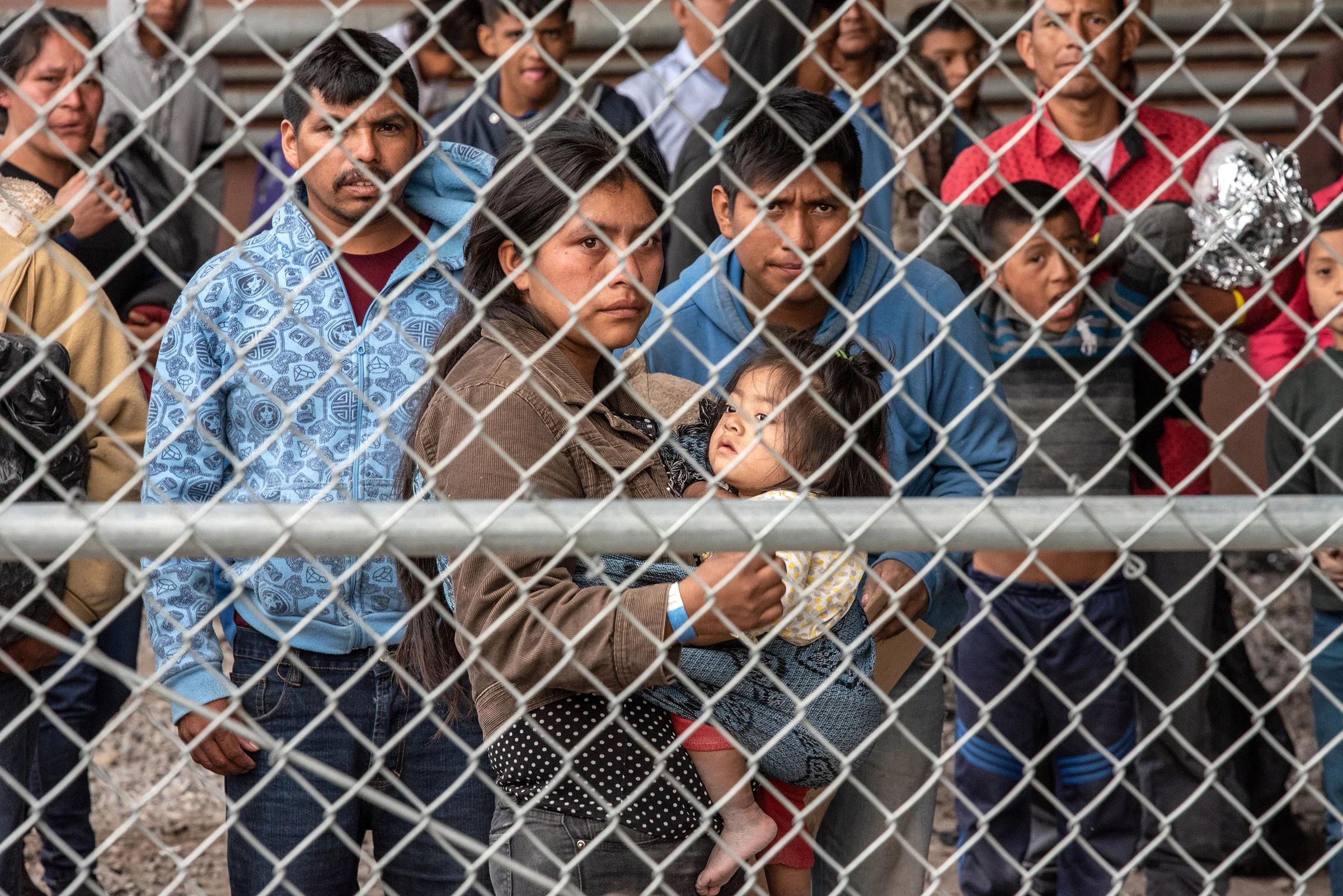 déportations massives, Trump immigration, crise migratoire, Mexicains sans-papiers, frontière États-Unis Mexique, politique migratoire, économie américaine, familles séparées, impact humanitaire, relations États-Unis Mexique