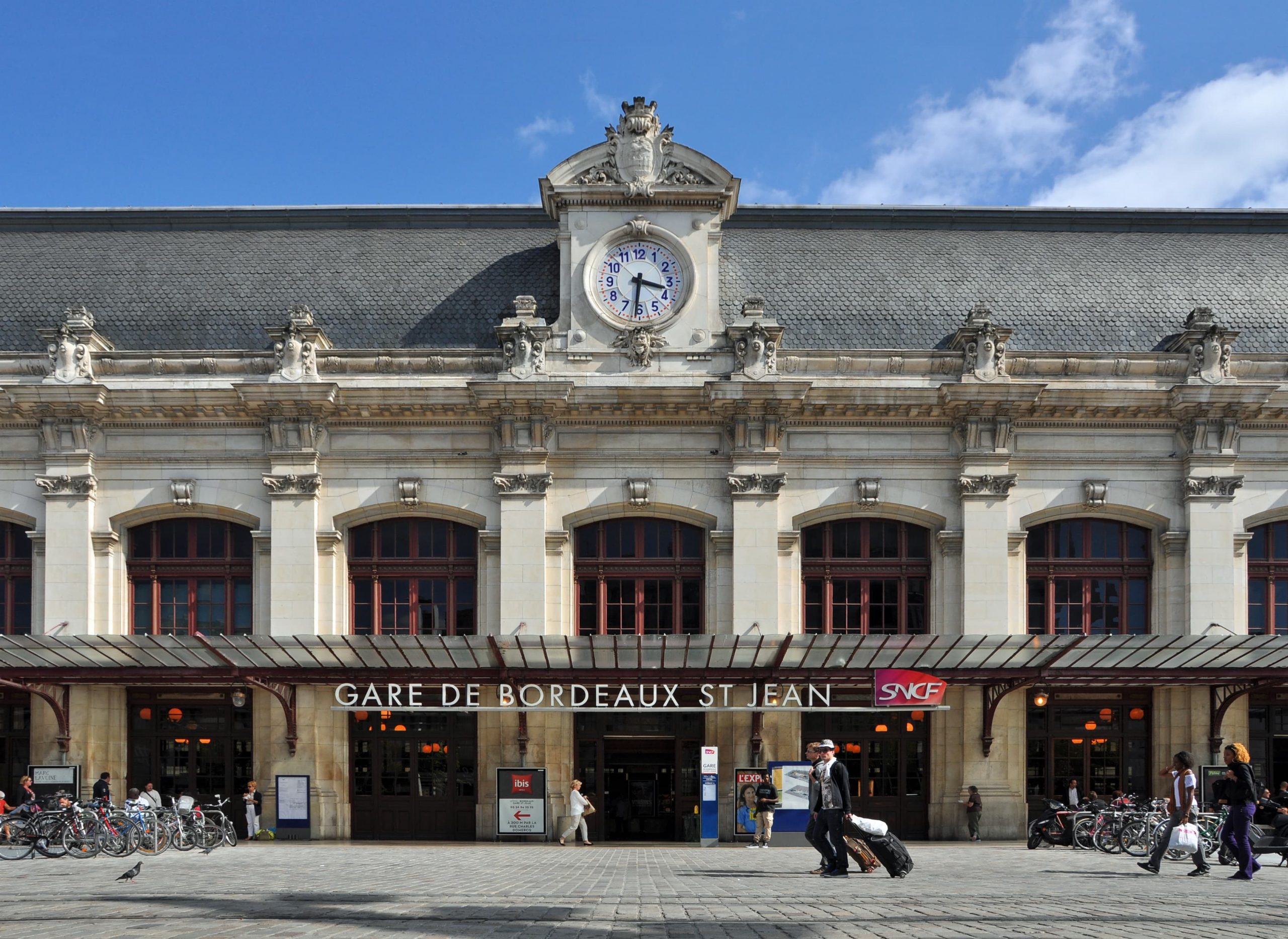 gare Saint-Jean Bordeaux, colis suspect Bordeaux, alerte sécurité gare, évacuation gare Bordeaux, panne électrique gare, perturbations SNCF Bordeaux, déminage gare, incident gare Saint-Jean, actualité Bordeaux, sécurité publique Bordeaux.