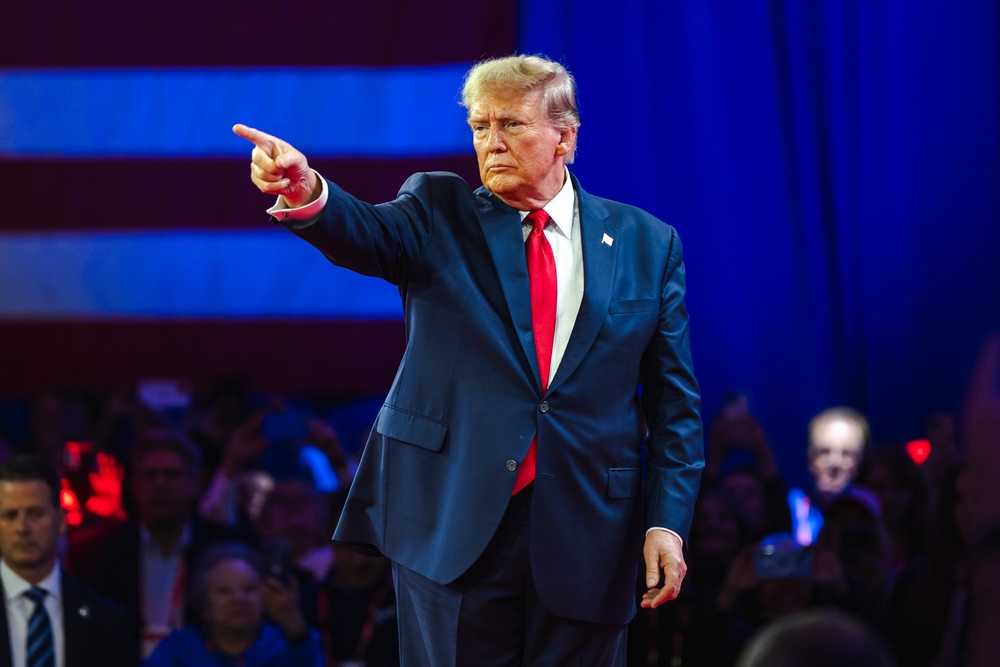 Trump, Colombie, crise diplomatique, sanctions douanières, migrants expulsés, Gustavo Petro, relations internationales, États-Unis, droits de douane, politique migratoire