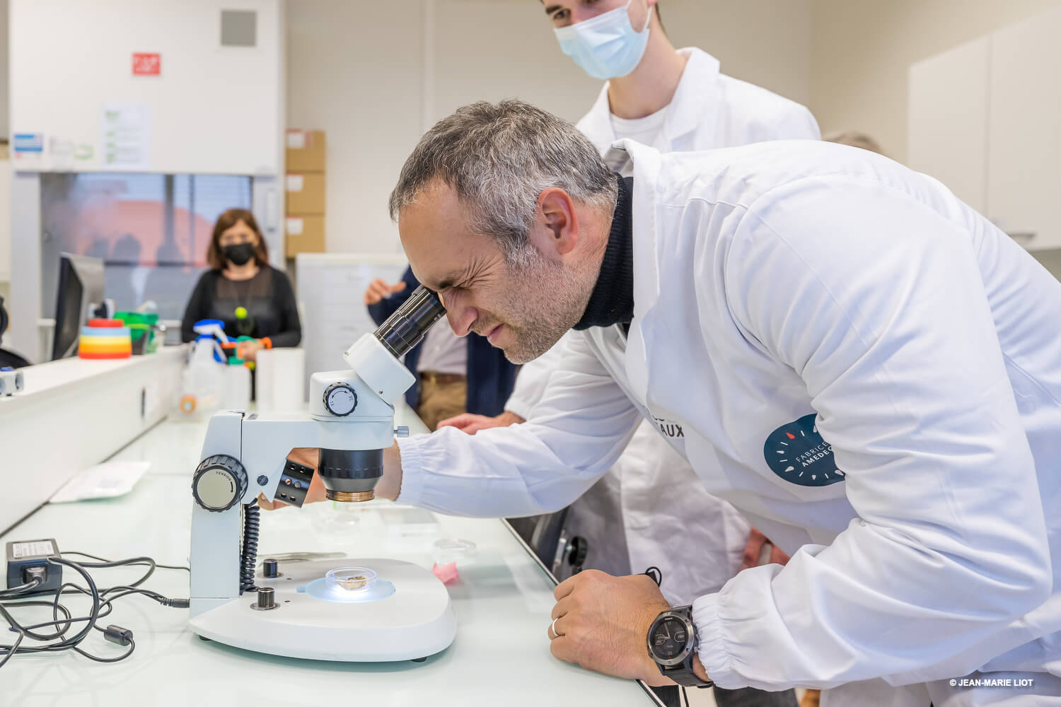 Université de Bordeaux : un laboratoire évacué après la découverte d’un composé chimique instable