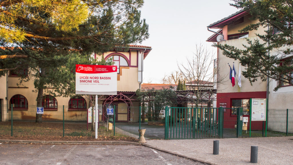 Andernos-les-Bains : Exclusion d’un lycéen pour des propos privés sur Instagram, la justice annule la sanction