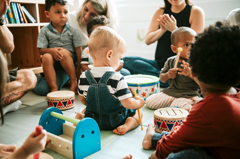 Coût des crèches : à Bordeaux, des mères contraintes de quitter le marché du travail