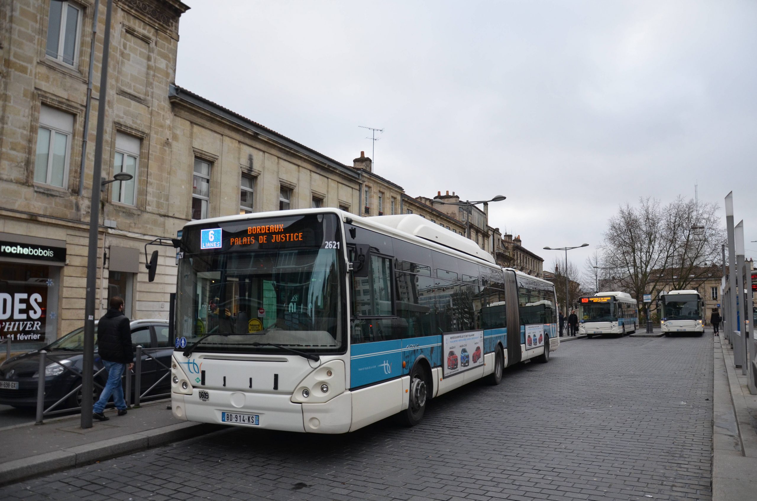 Bordeaux : des faux abonnements TBM circulent sur les réseaux, une arnaque bien ficelée