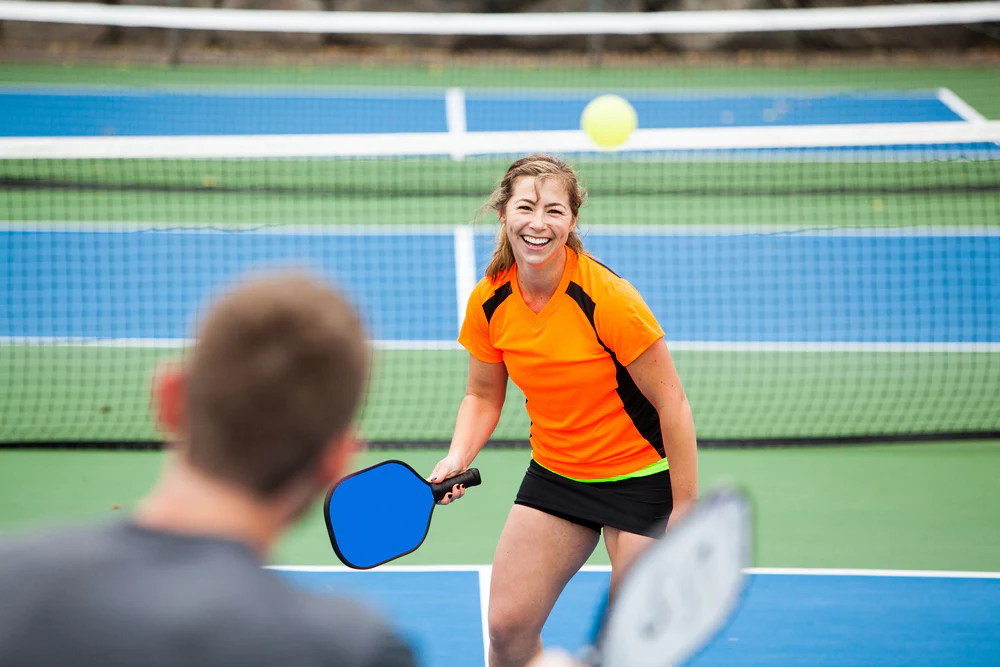 Le Pickleball débarque en France : Bordeaux inaugure le premier complexe dédié à ce sport en plein essor