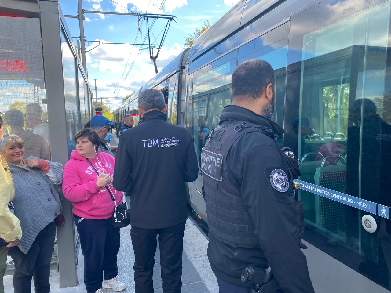 Bordeaux : un agent TBM frappé en plein service, un homme interpellé