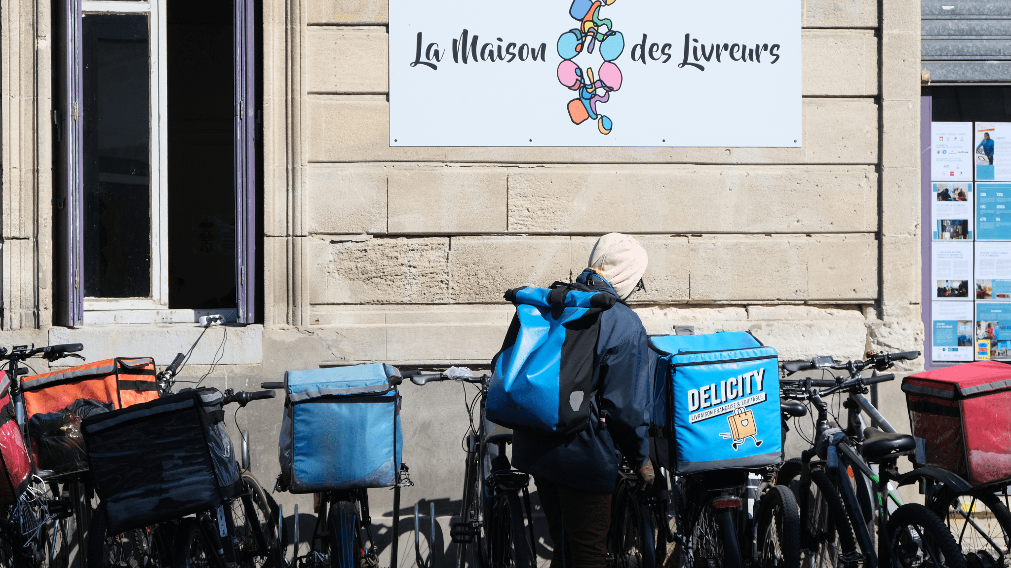 Talence : un livreur à vélo dans le coma après une violente collision, la Maison des livreurs de Bordeaux se mobilise
