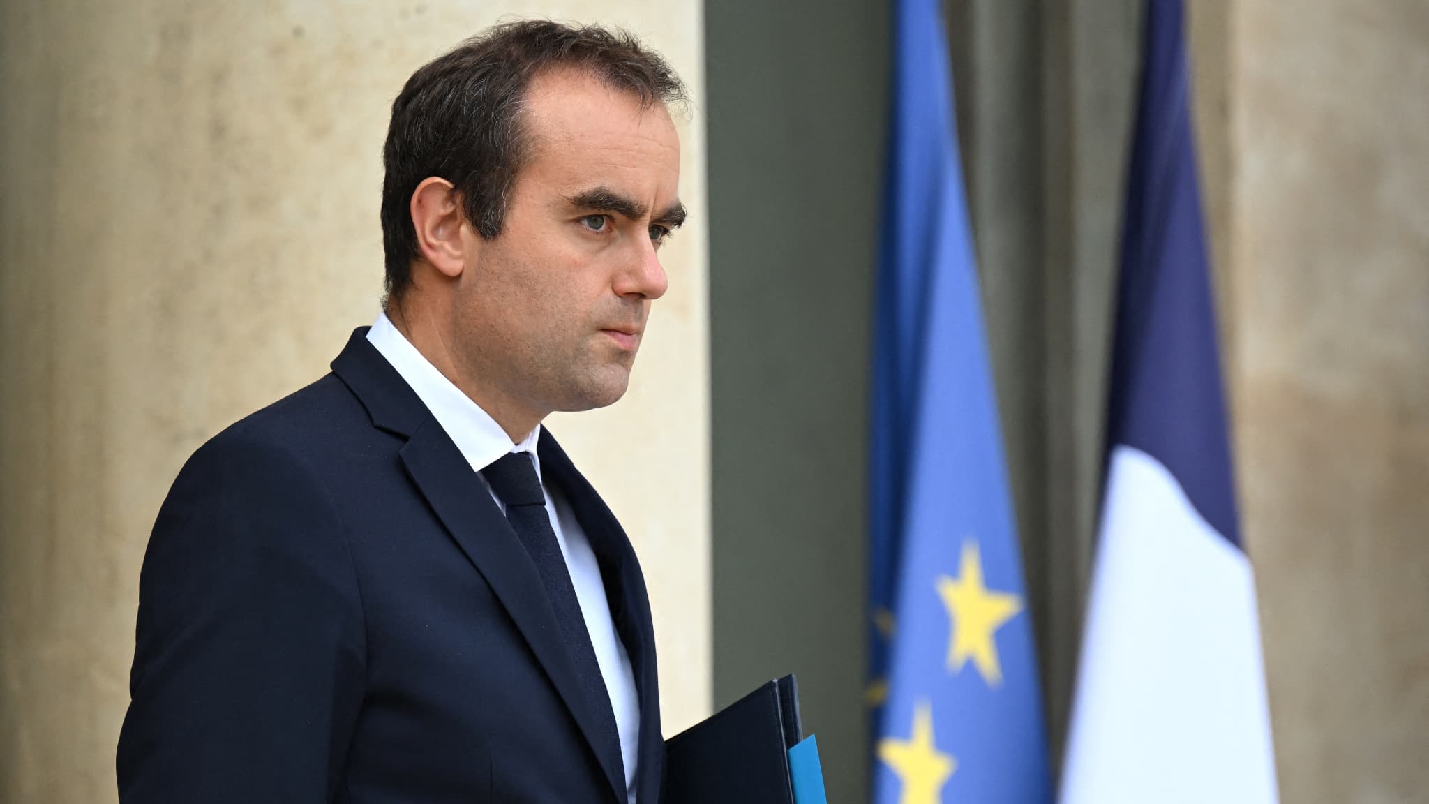 Faut-il mobiliser l’épargne des Français pour financer l’économie de guerre ? Décryptage d’un débat sensible