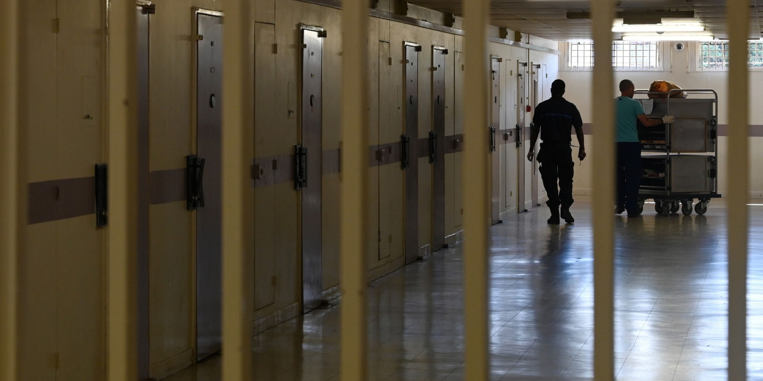 Incendie sur le parking de la prison de Gradignan : plusieurs véhicules touchées