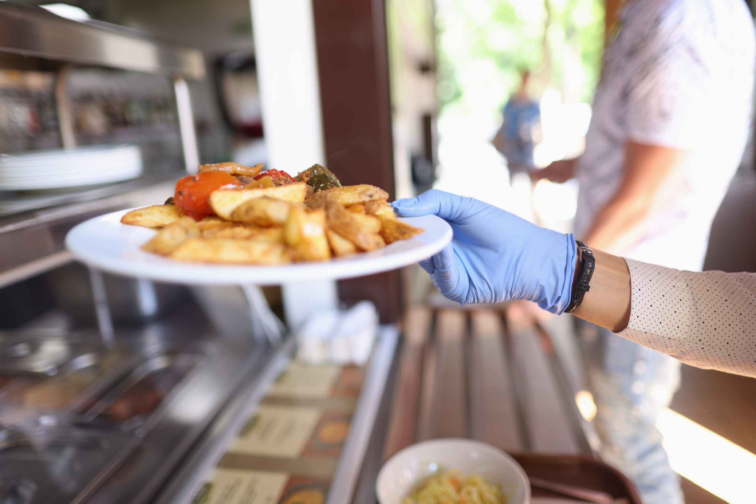Saint-Ciers-d’Abzac : violences en cantine scolaire, une employée jugée pour des brimades sur des écoliers