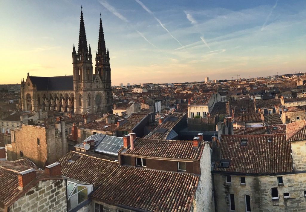 Bordeaux : la fronde s’organise contre le chantier de la place du Marché aux Chartons