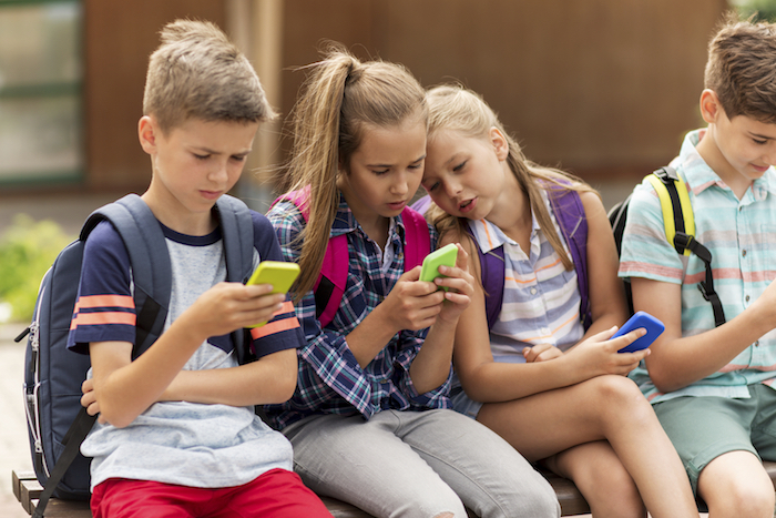 Rentrée 2025 : les téléphones portables mis à l’écart dans tous les collèges