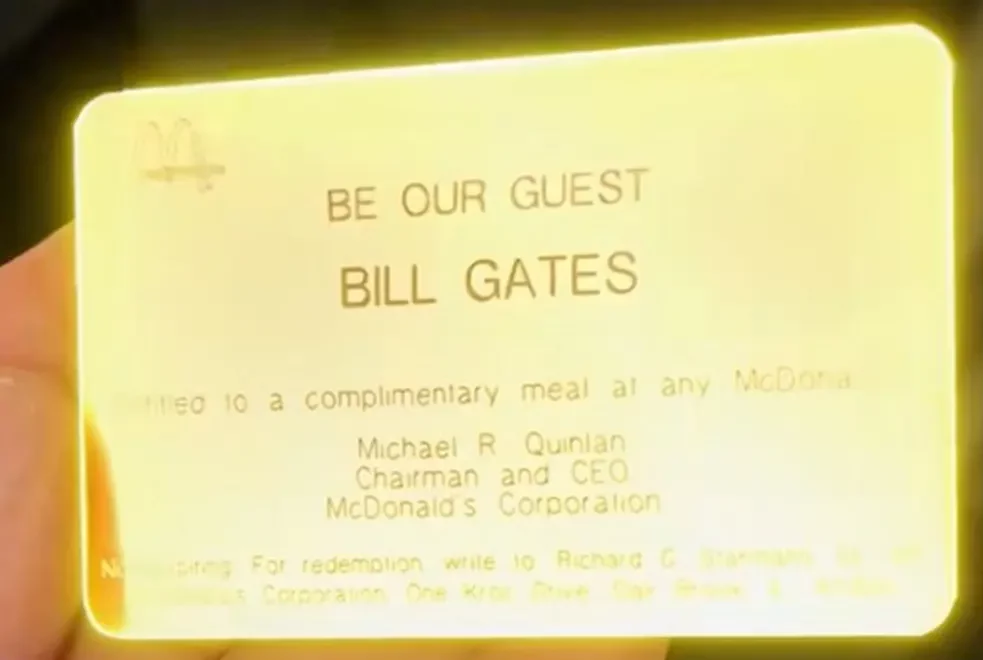 McGold Card : Bill Gates dans le club ultra-select des privilégiés, accès à des repas McDonald’s gratuits à vie