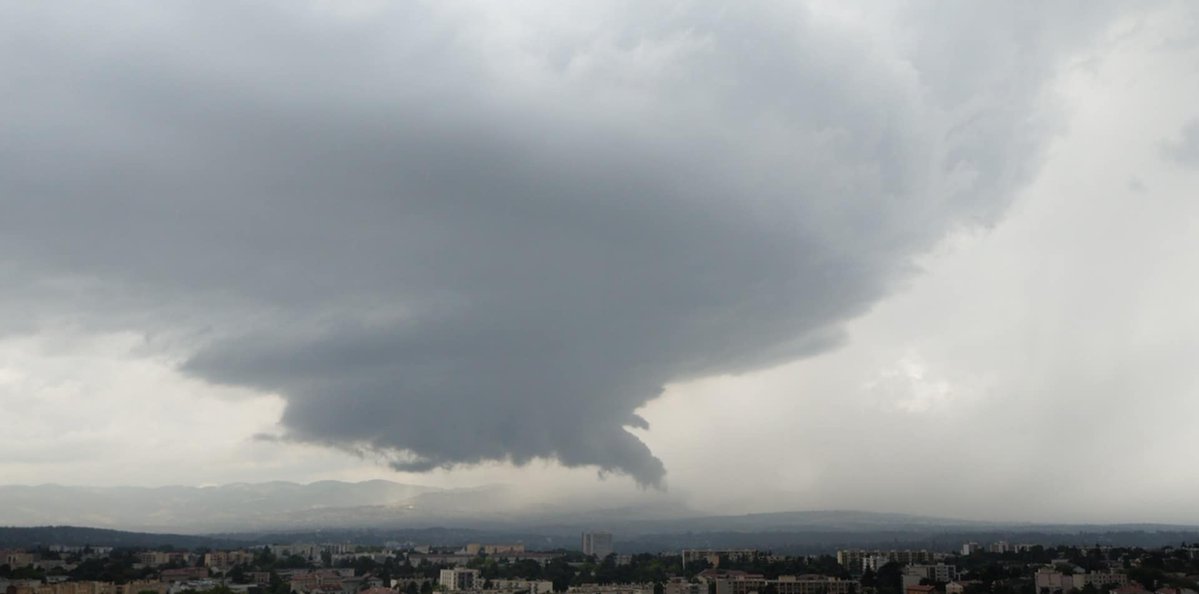 Temps instable en Gironde : pluies, vent et risque orageux ce dimanche