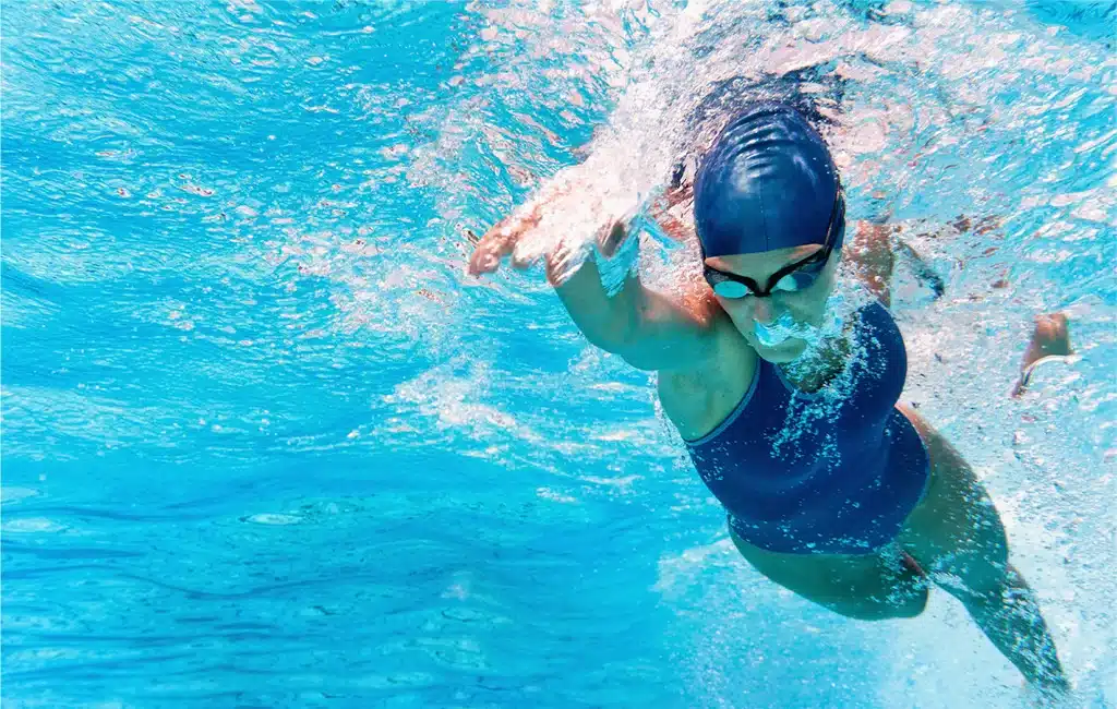 Piscine du Bouscat : réouverture réussie après travaux, mais pas de nage à l’air libre