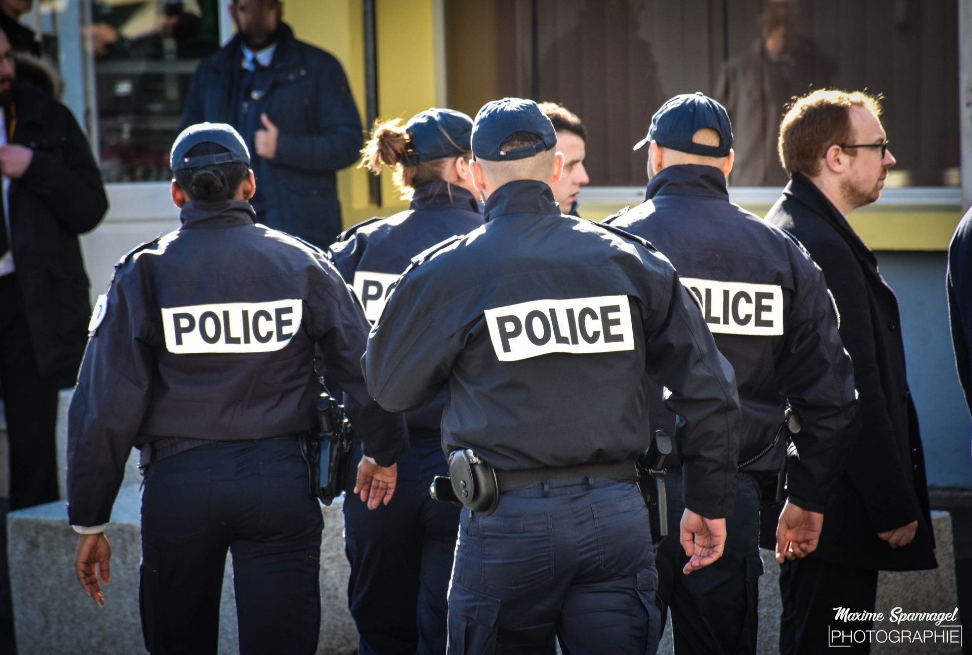 Fournitures des policiers et gendarmes : crise logistique et impact sur l’industrie nationale