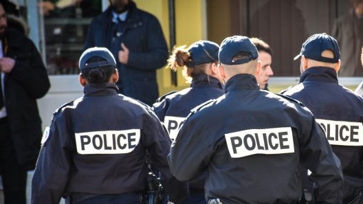 Fournitures des policiers et gendarmes : crise logistique et impact sur l’industrie nationale