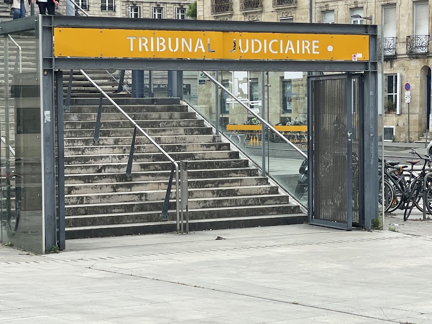 Bégadan Nord-Médoc : un automobiliste écroué après avoir visé un autre conducteur avec un fusil