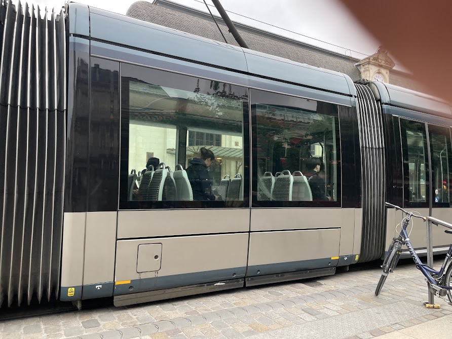 Recrutement express dans le tram : 50 entreprises mobilisées