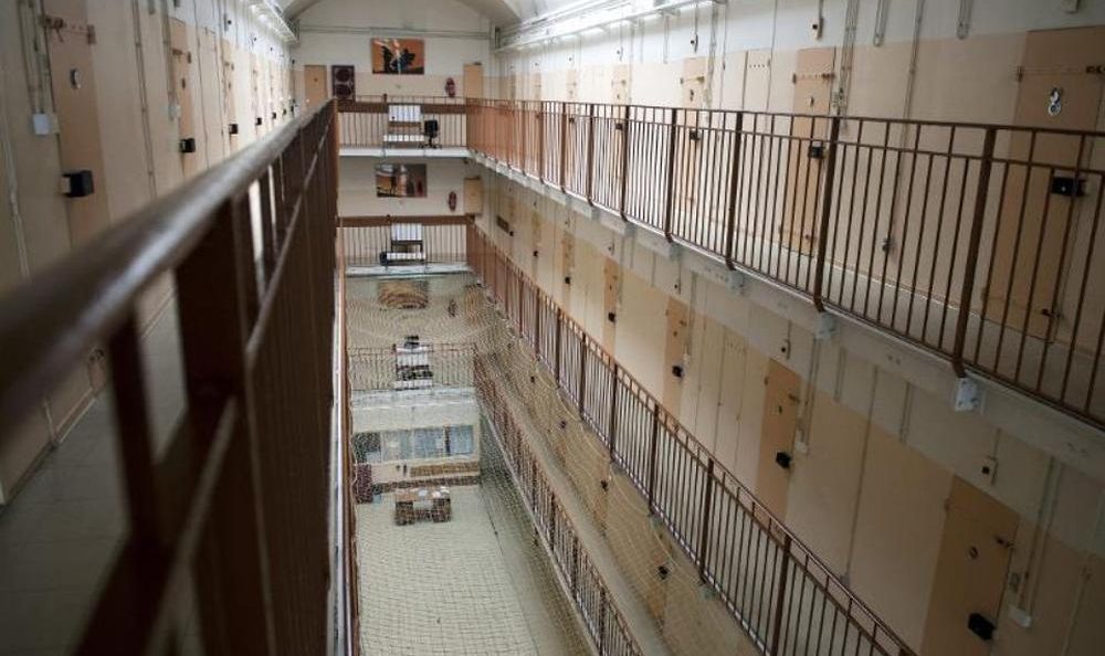 Prison de Gradignan : une cargaison de vin met le feu aux poudres derrière les murs