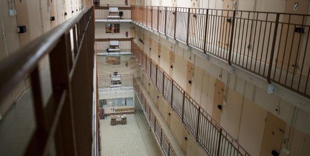 Prison de Gradignan : une cargaison de vin met le feu aux poudres derrière les murs