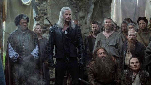 Liam Hemsworth endosse l'armure de Geralt : un défi de taille pour The Witcher