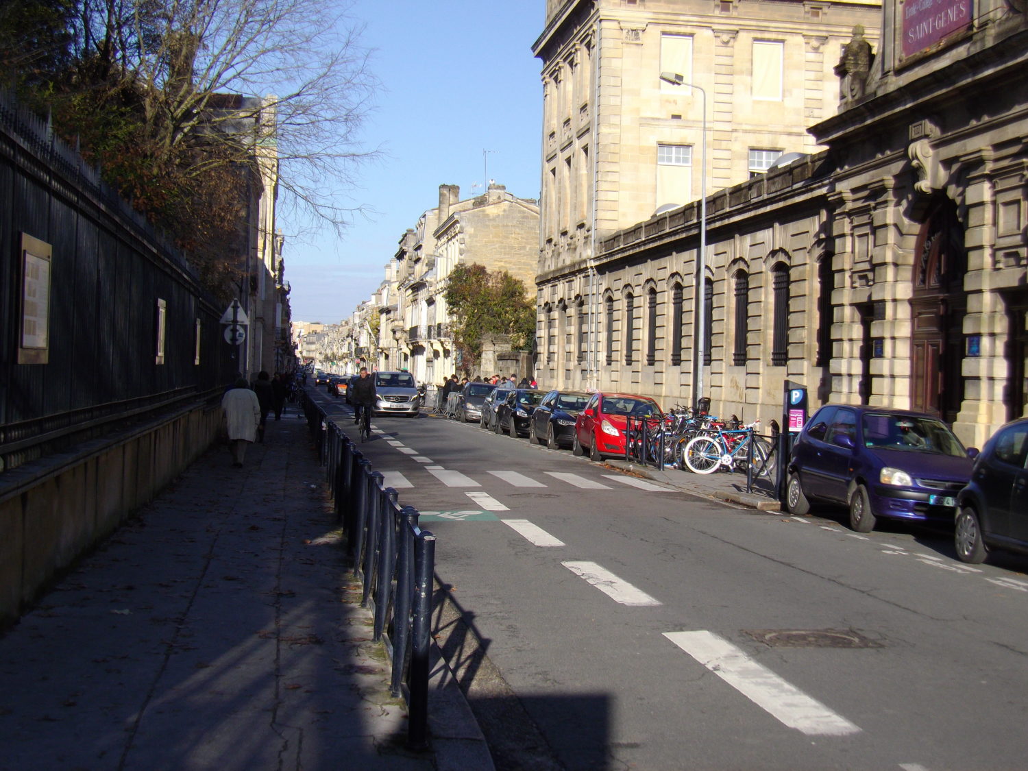 Rue de Saint-Genès : le mystère des effluves d’hydrocarbures persiste
