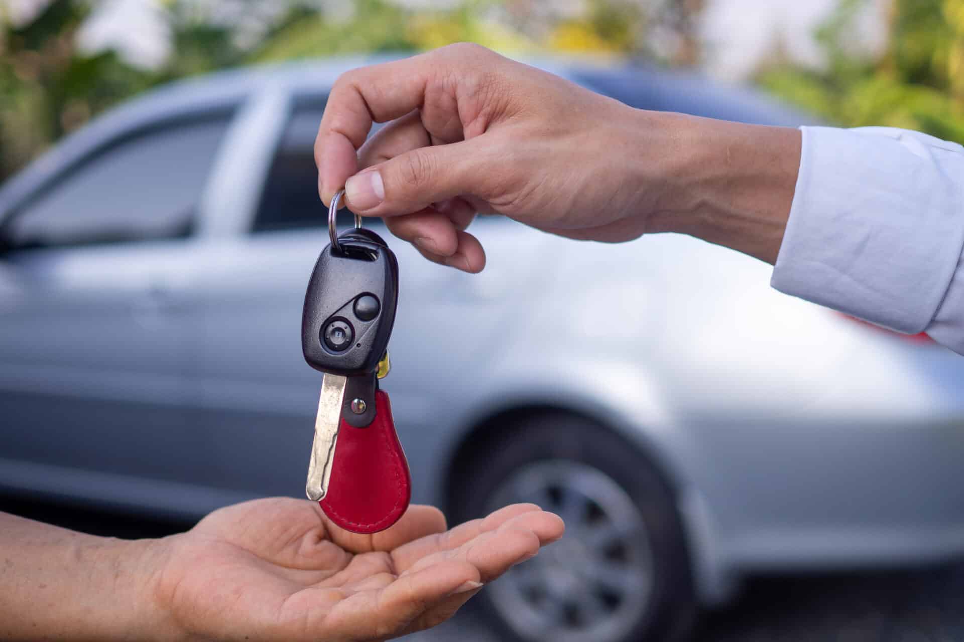 Vente de voitures défectueuses : deux anciens commerçants jugés à Bordeaux