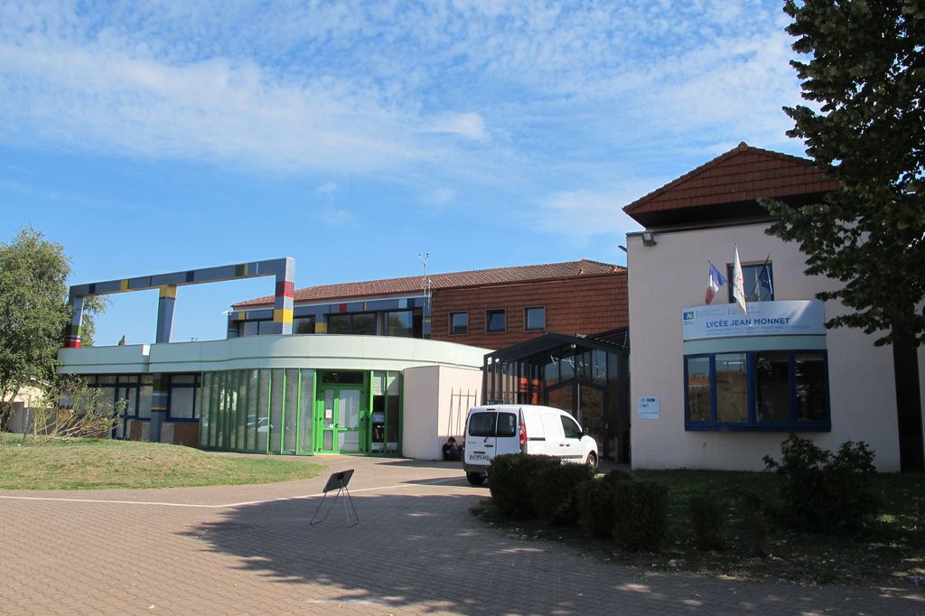 Libourne : fausses menaces au lycée Jean-Monnet, une enseignante condamnée pour dénonciation mensongère et escroquerie